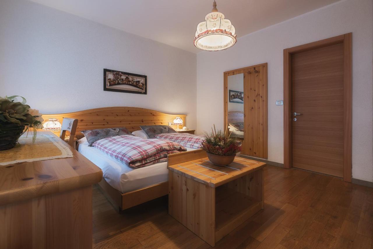 Dolomiti Hotel Cozzio Madonna Buitenkant foto
