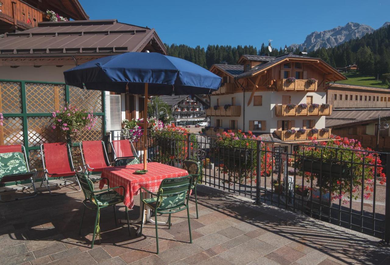Dolomiti Hotel Cozzio Madonna Buitenkant foto