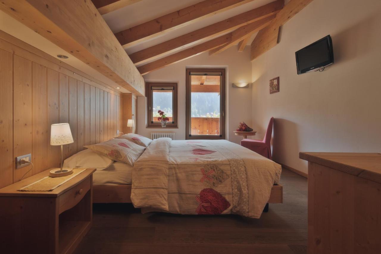 Dolomiti Hotel Cozzio Madonna Buitenkant foto