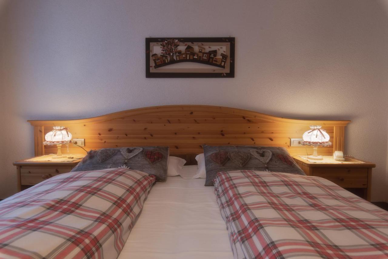 Dolomiti Hotel Cozzio Madonna Buitenkant foto