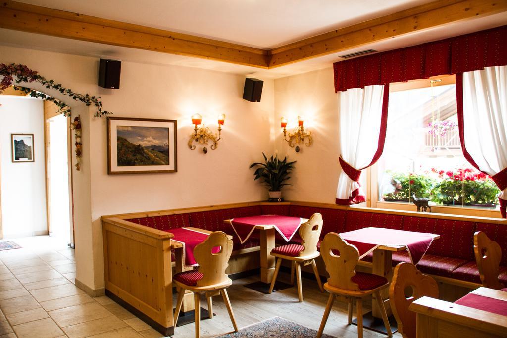 Dolomiti Hotel Cozzio Madonna Buitenkant foto