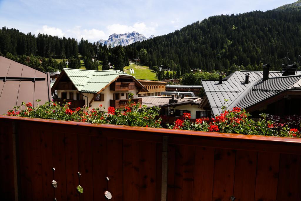 Dolomiti Hotel Cozzio Madonna Kamer foto