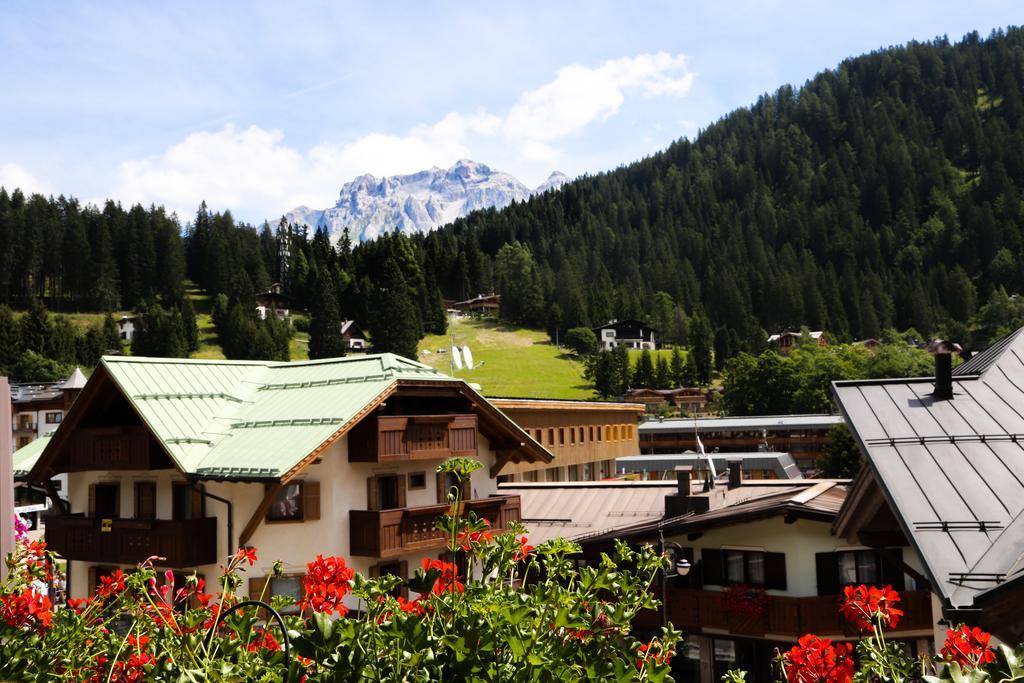 Dolomiti Hotel Cozzio Madonna Kamer foto